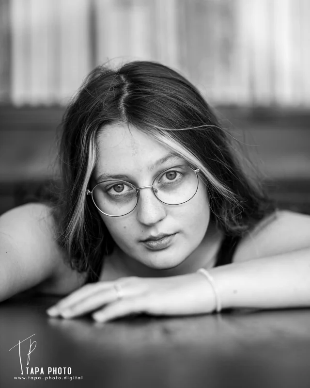 What is this model thinking about? Sometimes, the most profound stories are told without revealing everything. 
—————————-
#bnwphotography #bnw #schwarzweiss #schwarzweissfotografie #bnwportrait #portraitphotography #portraitfotografie #model #modelshoot #germanmodel #womenportait #outdoorportraits #hamburg #tapaphoto #canonphotography #deutschefotografen #portraitsmadeingermany @tasja.g.behrens